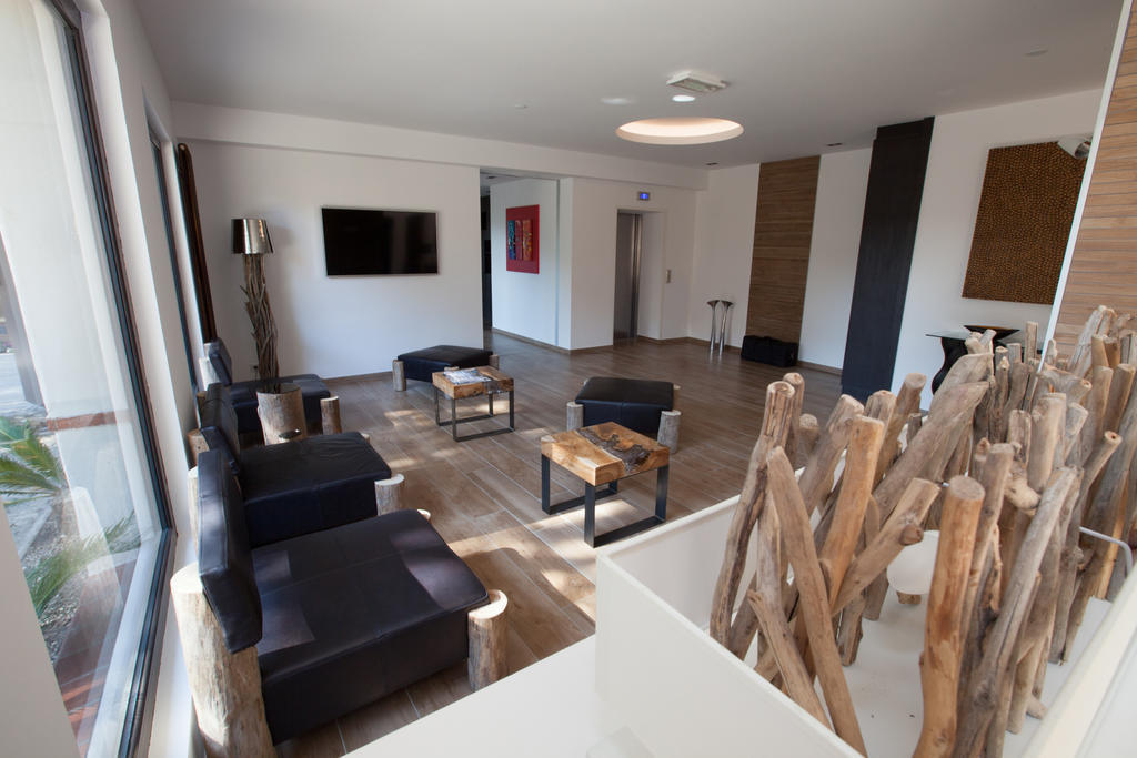 Host & Vinum - Le Clos Des Pins Canet-en-Roussillon Exterior photo