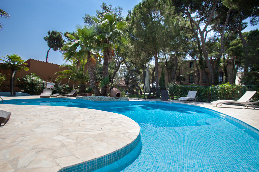 Host & Vinum - Le Clos Des Pins Canet-en-Roussillon Exterior photo