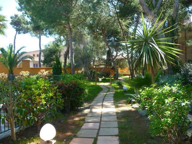 Host & Vinum - Le Clos Des Pins Canet-en-Roussillon Exterior photo